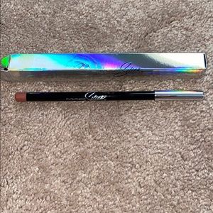 Selena La Reina Lip Liner.